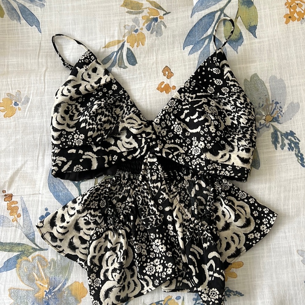 Zara Printed Flowy Cut Out Top